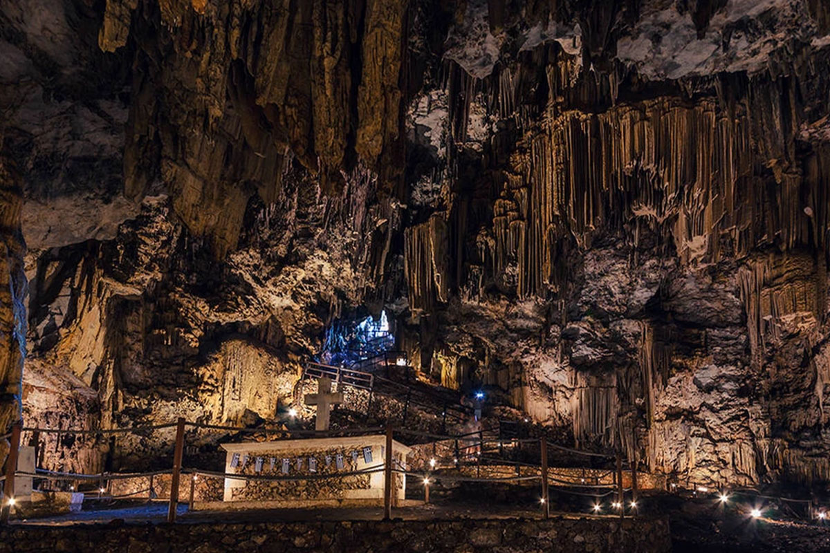 Σπήλαιο Μελιδονίου - Moirai Pavilions